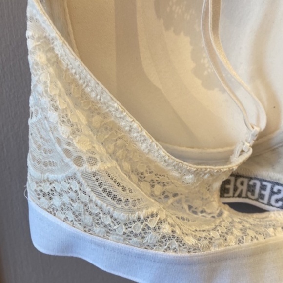 Victoria’s Secret - Picture 3 of 4